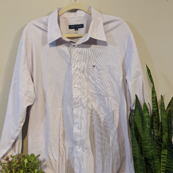 ☀️4/$30☀️ Tommy Hilfiger Pinstripe Dress Shirt - Picture 2 of 4